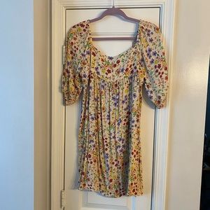 Petal & pup floral print dress with a square neckline and puff sleeve size s/m